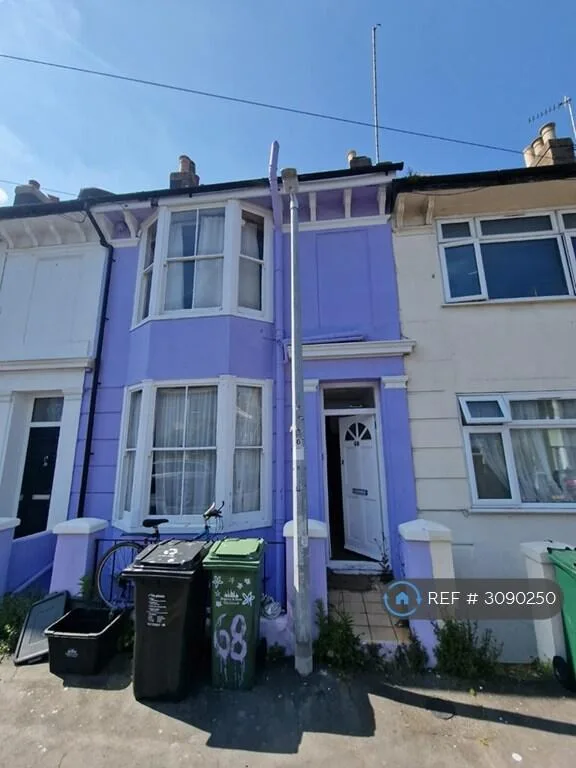 5 bedroom terraced house for rent