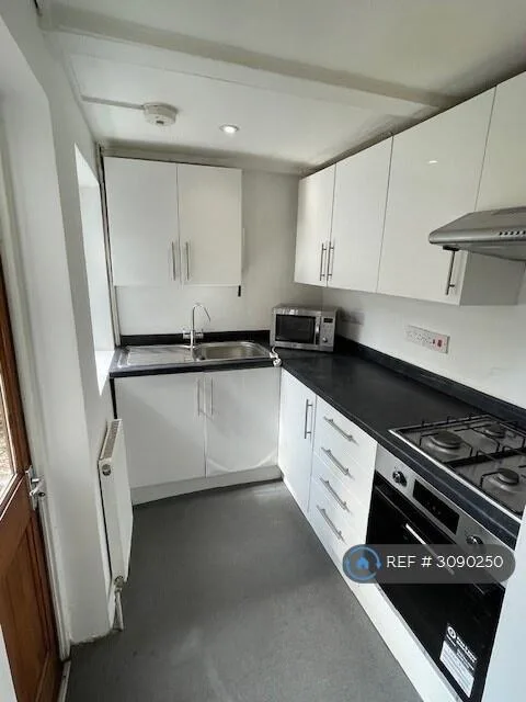 5 bedroom terraced house for rent