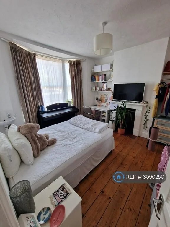 5 bedroom terraced house for rent