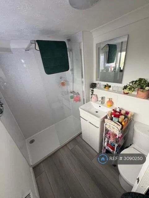 5 bedroom terraced house for rent