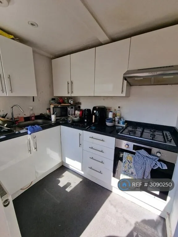 5 bedroom terraced house for rent