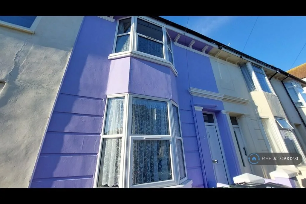 5 bedroom terraced house for rent