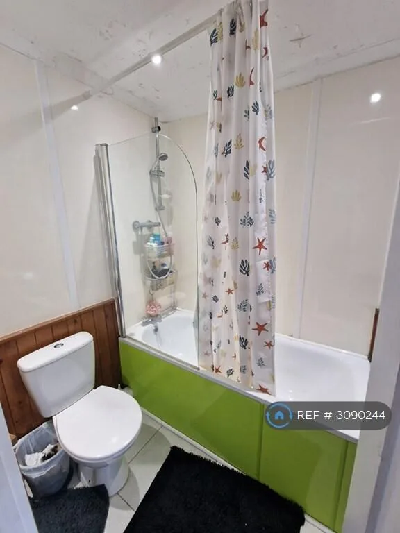 5 bedroom terraced house for rent