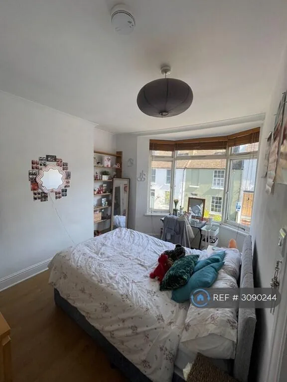 5 bedroom terraced house for rent