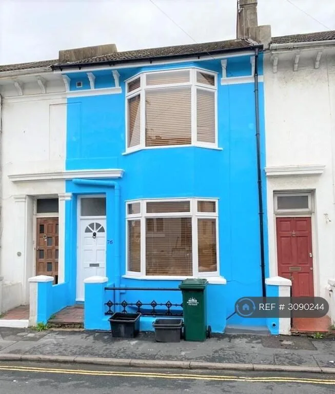 5 bedroom terraced house for rent