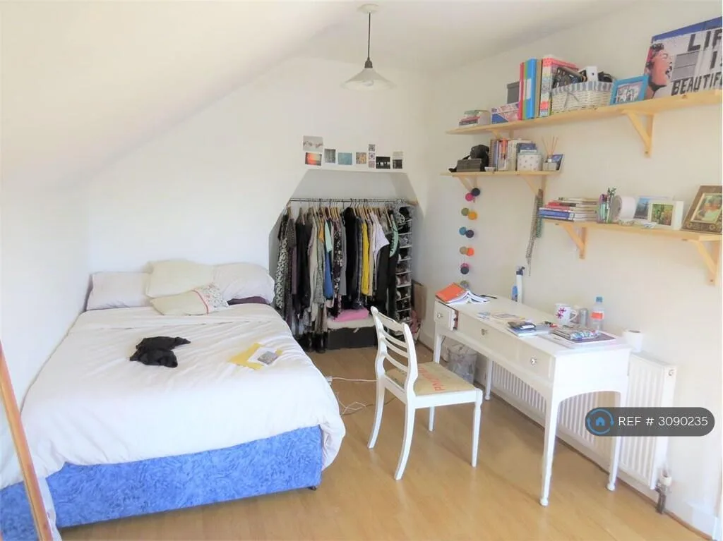 5 bedroom semi-detached house for rent