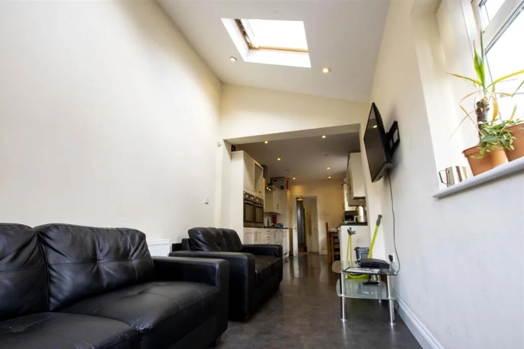 1 bedroom semi-detached house for rent