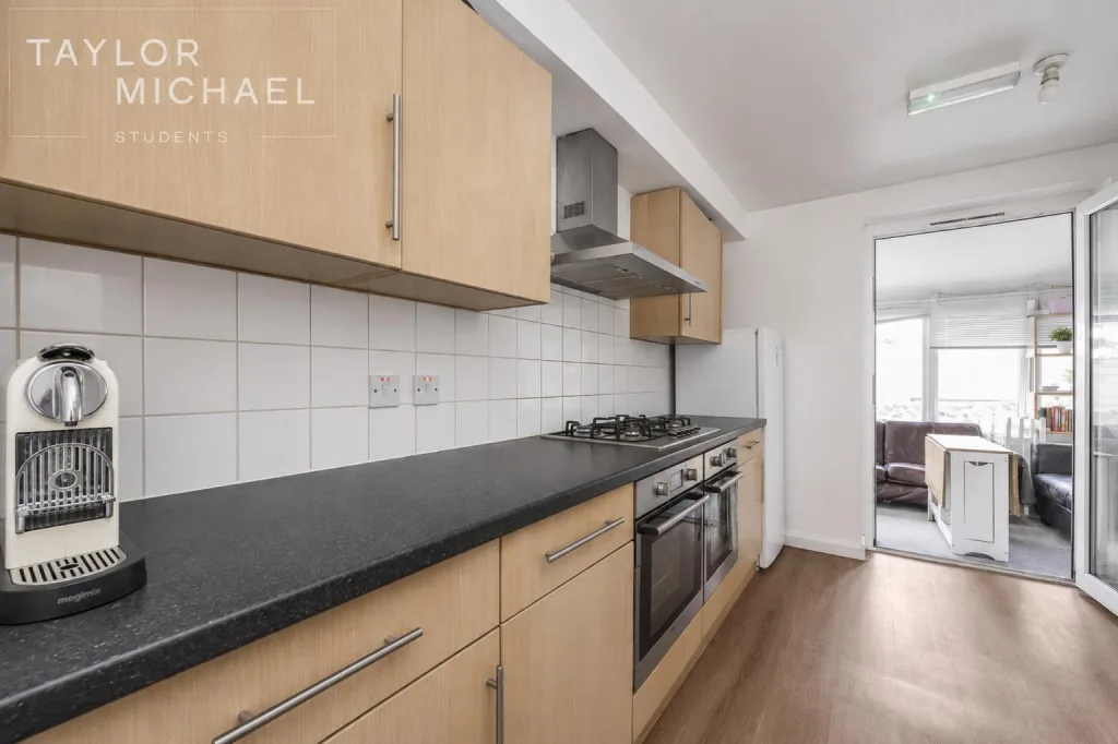 7 bedroom terraced house for rent