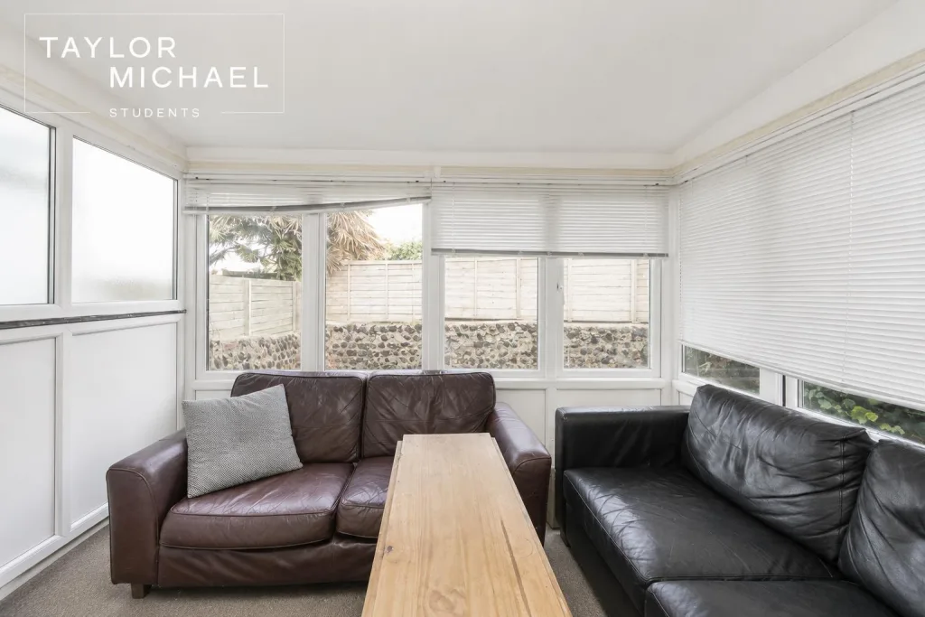 7 bedroom terraced house for rent