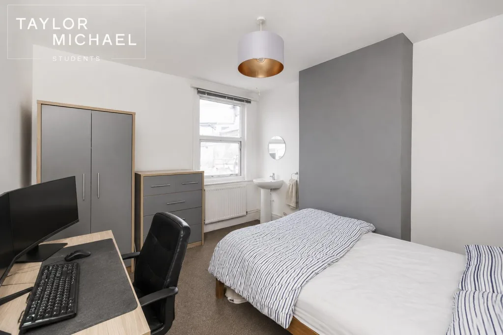 7 bedroom terraced house for rent