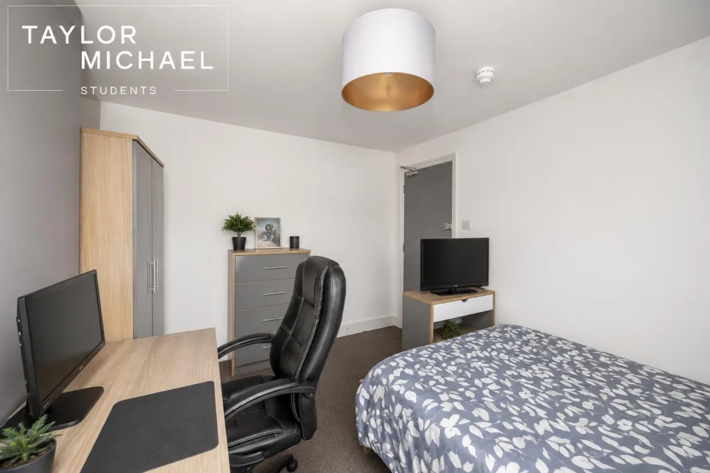 7 bedroom terraced house for rent