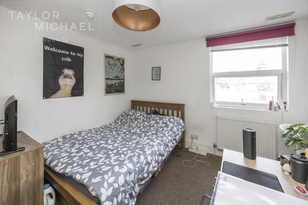 7 bedroom terraced house for rent