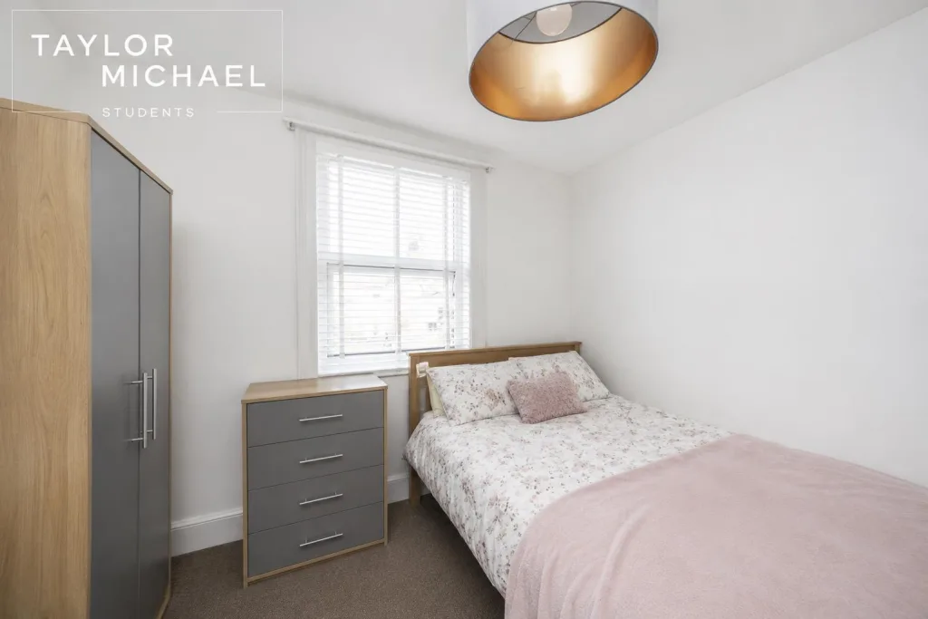 7 bedroom terraced house for rent