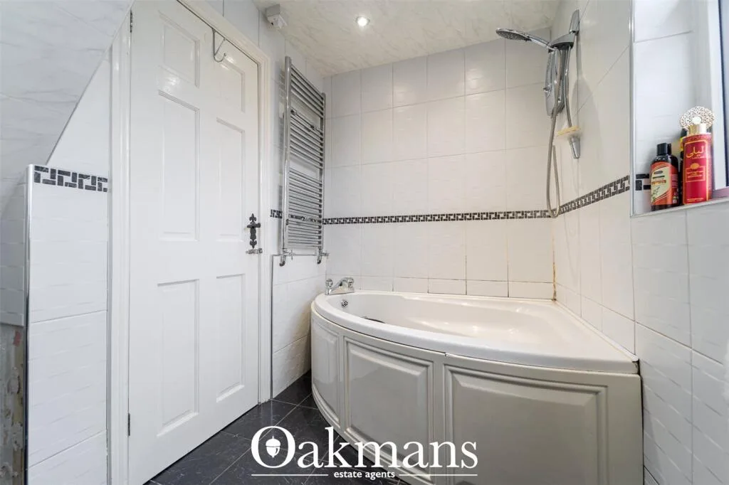 3 bedroom semi-detached house for rent