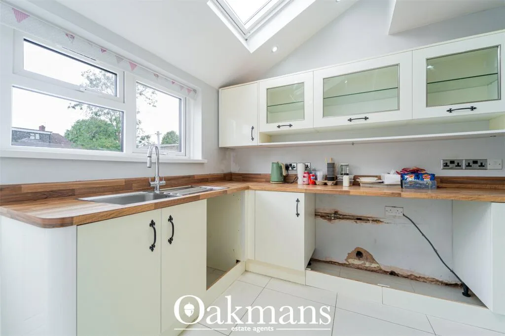 3 bedroom semi-detached house for rent