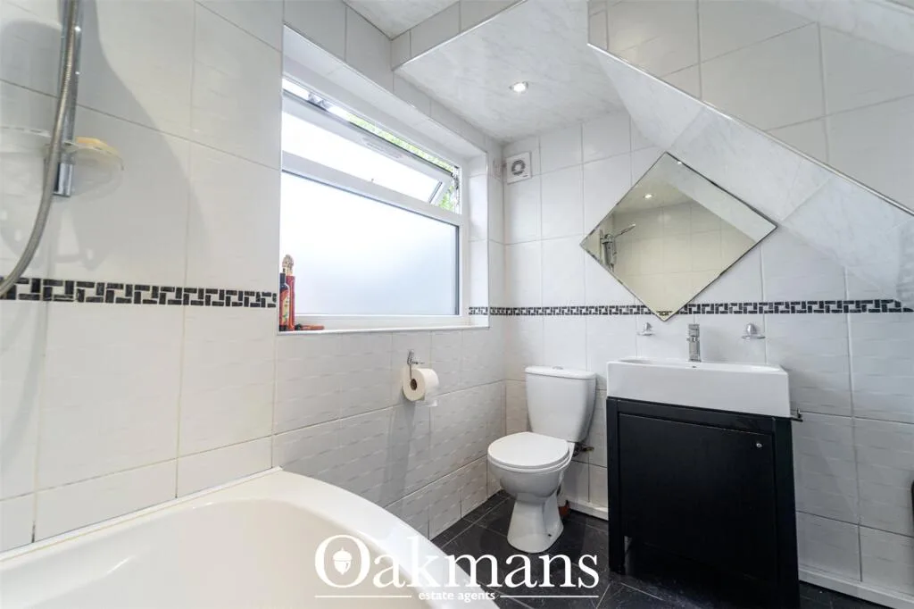 3 bedroom semi-detached house for rent