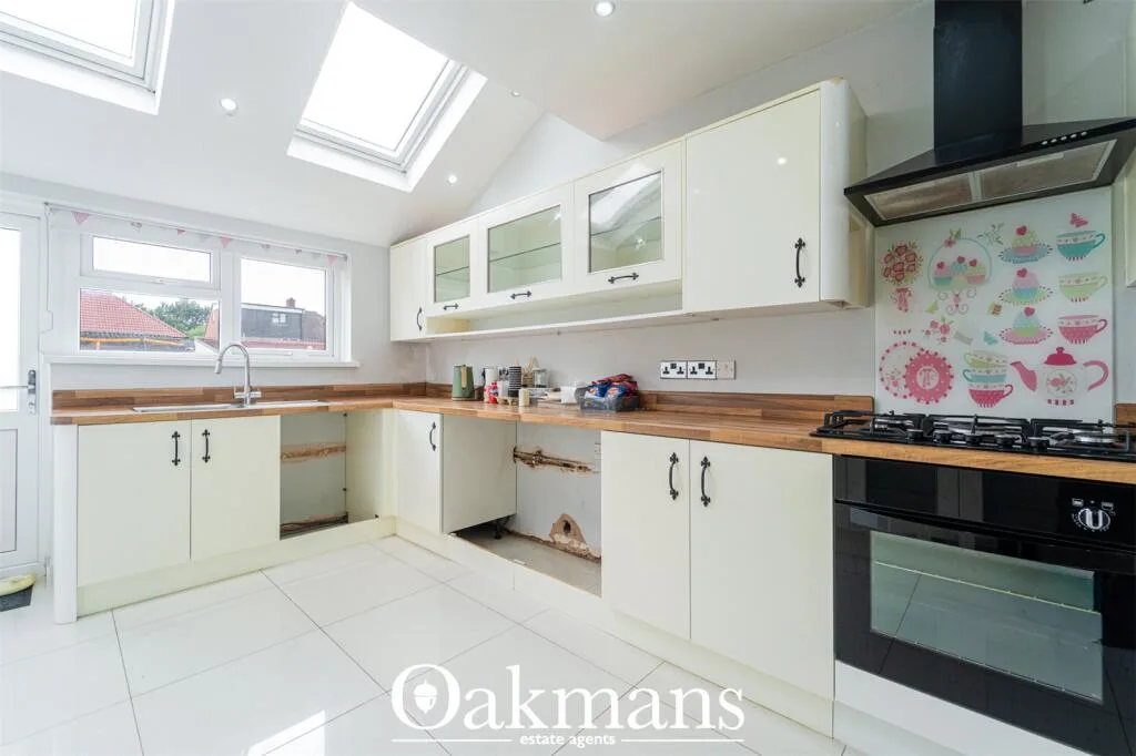 3 bedroom semi-detached house for rent