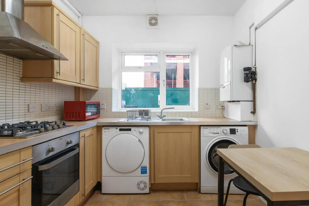 3 bedroom flat for rent