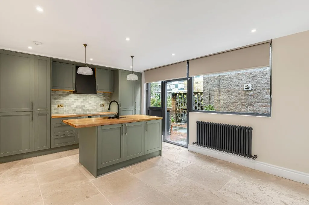 4 bedroom terraced house for rent