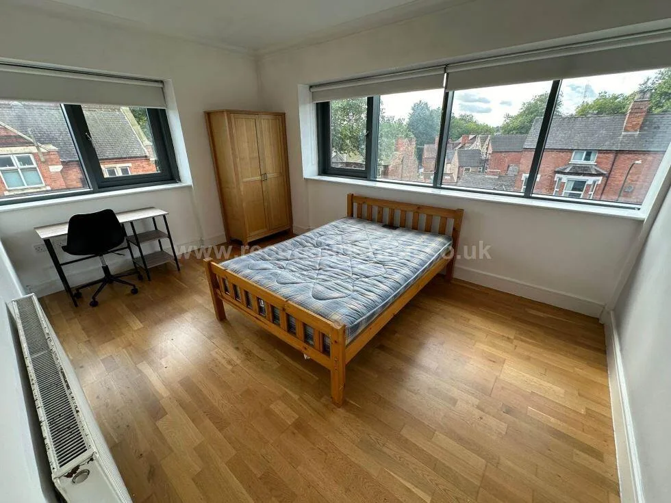 6 bedroom flat for rent