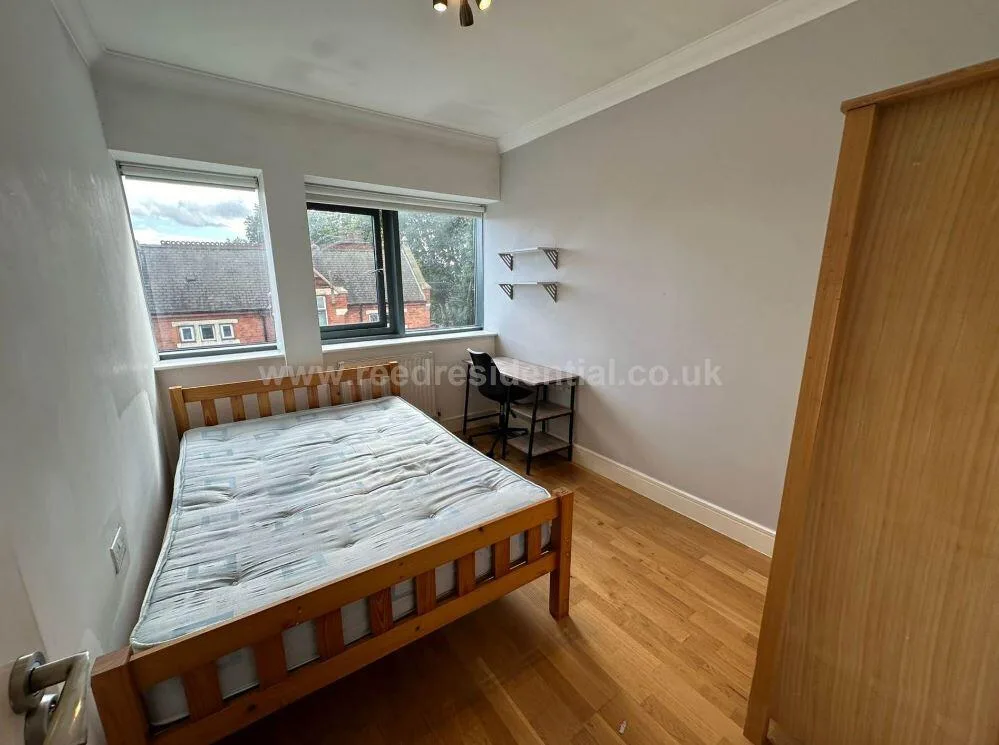 6 bedroom flat for rent