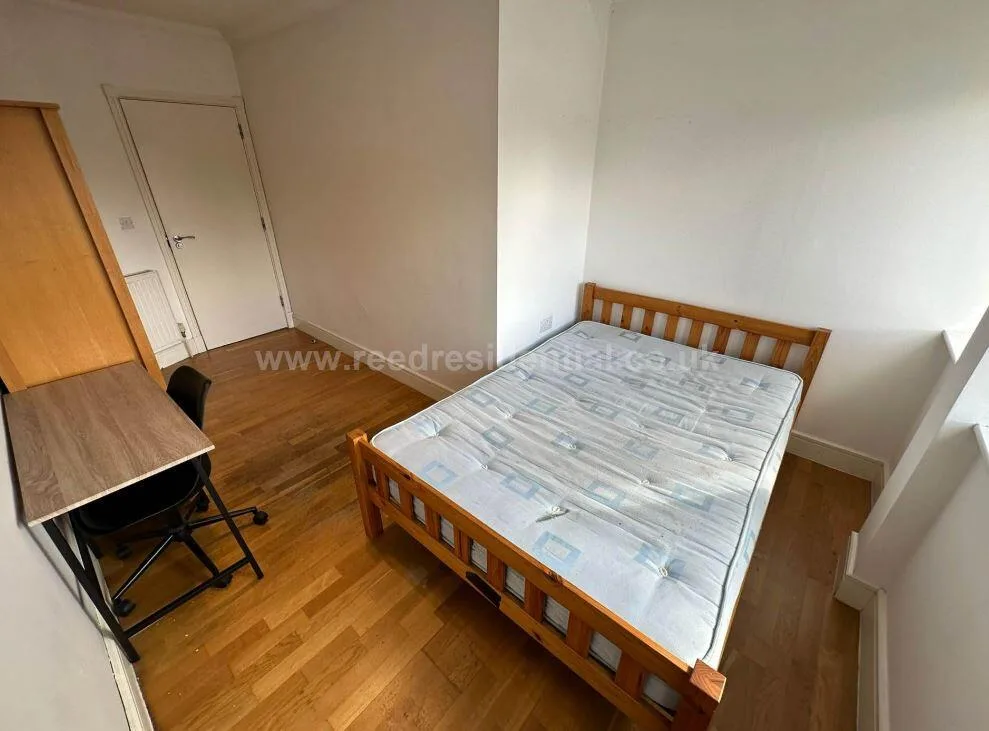6 bedroom flat for rent