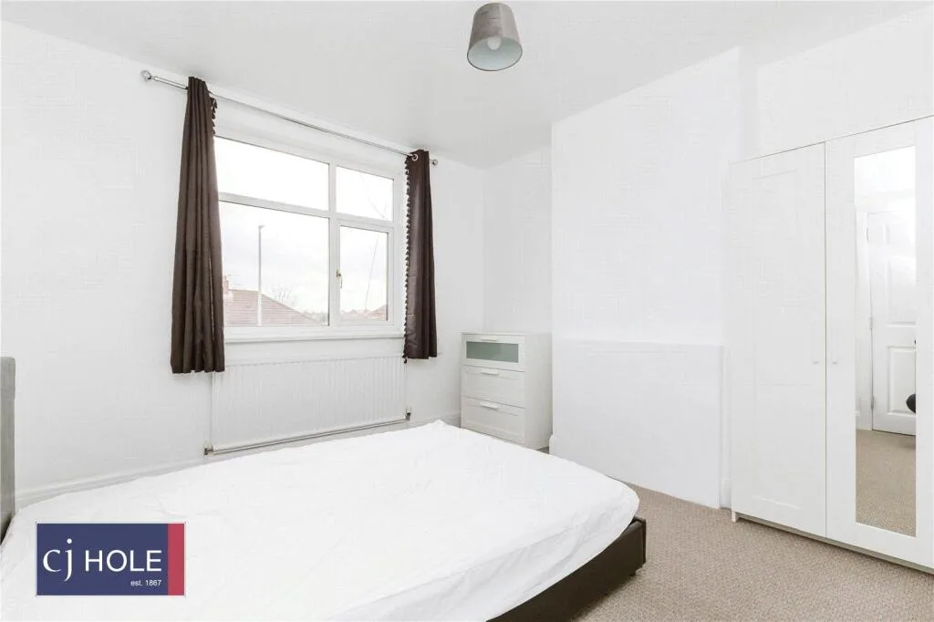 4 bedroom semi-detached house for rent