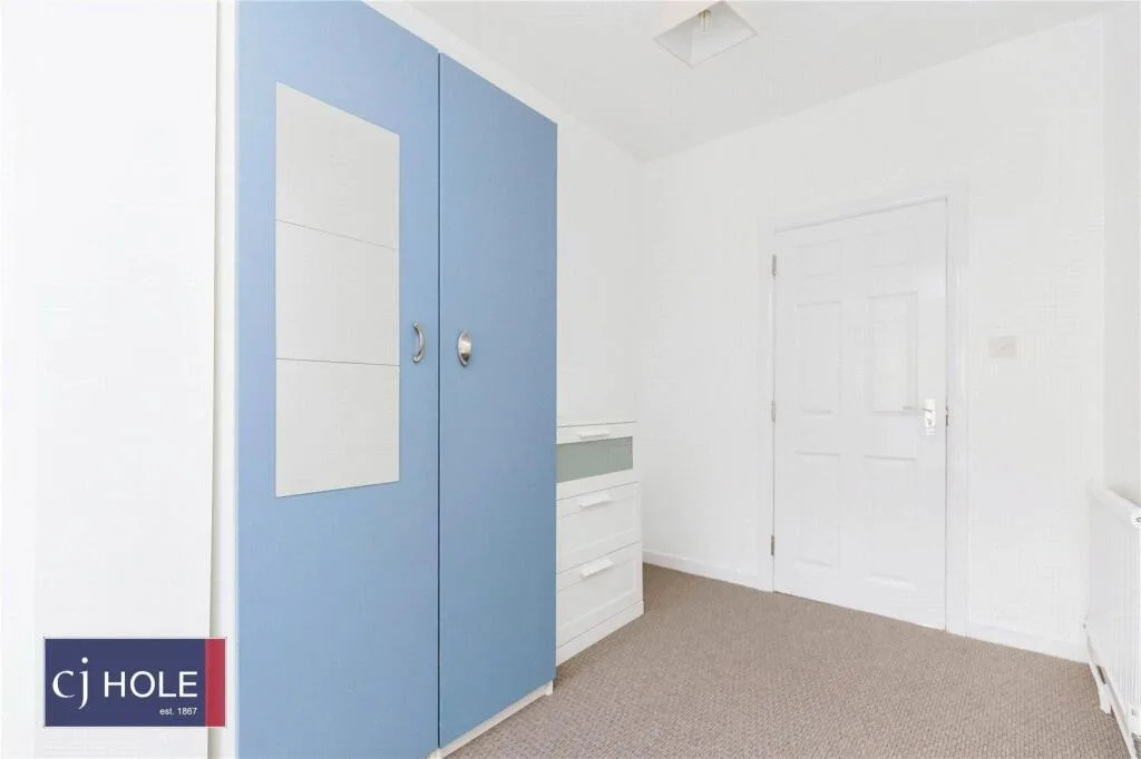 4 bedroom semi-detached house for rent