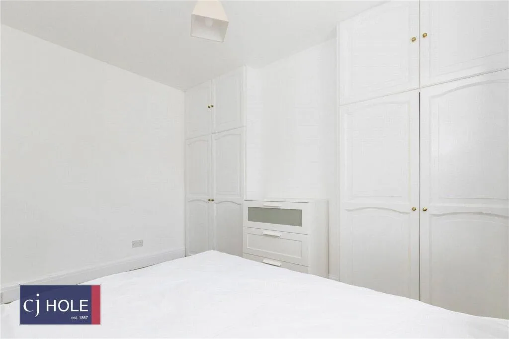 4 bedroom semi-detached house for rent