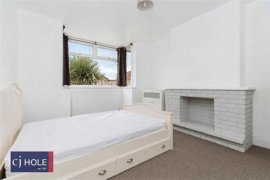 4 bedroom semi-detached house for rent