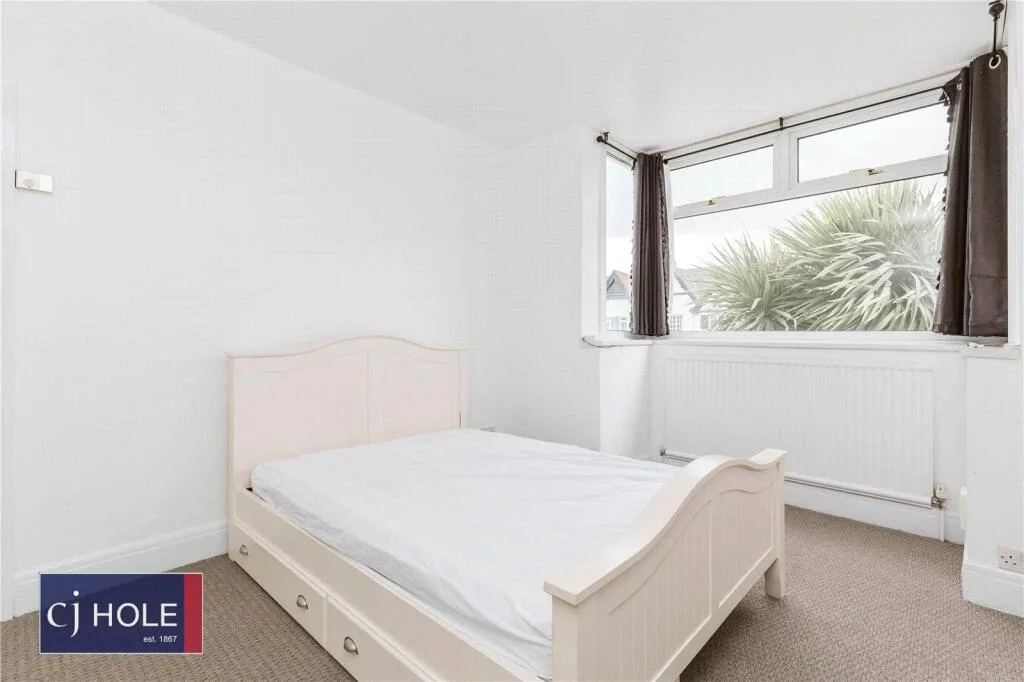 4 bedroom semi-detached house for rent