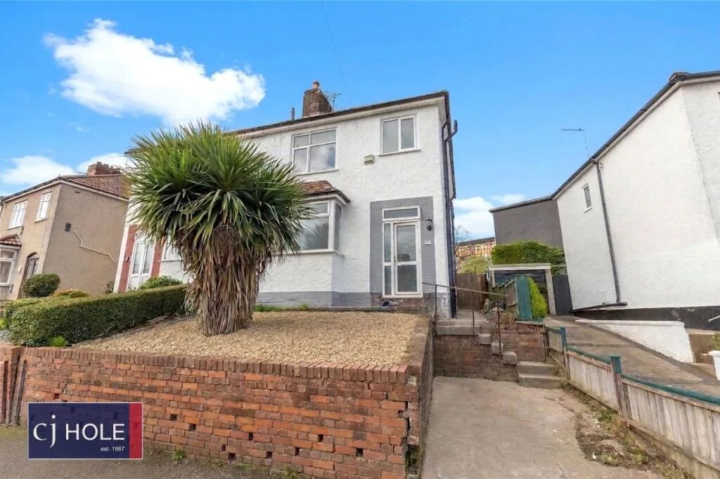 4 bedroom semi-detached house for rent
