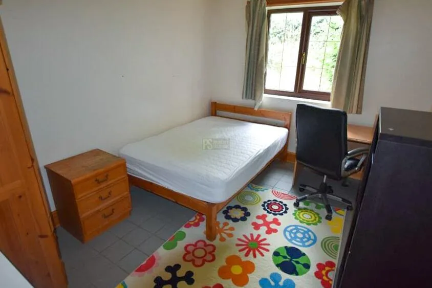 6 bedroom terraced house for rent