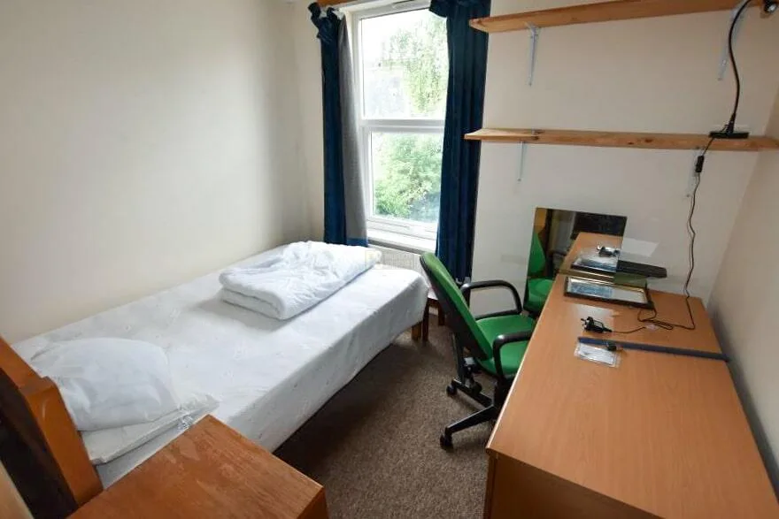 6 bedroom terraced house for rent