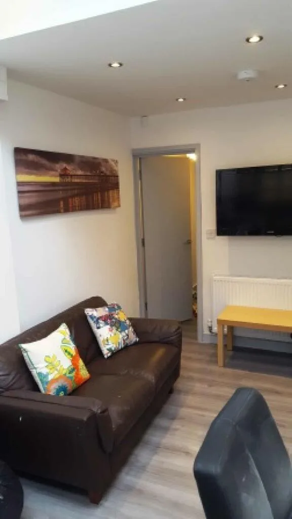 5 bedroom terraced house for rent