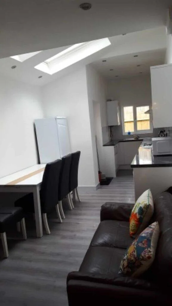 5 bedroom terraced house for rent