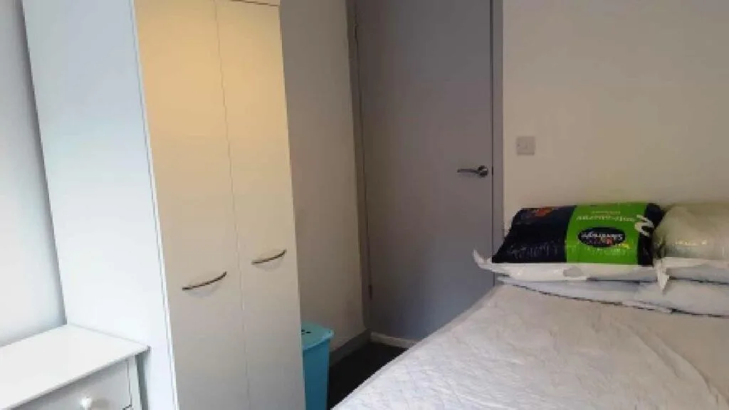 5 bedroom terraced house for rent