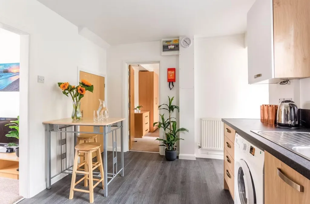 6 bedroom house for rent