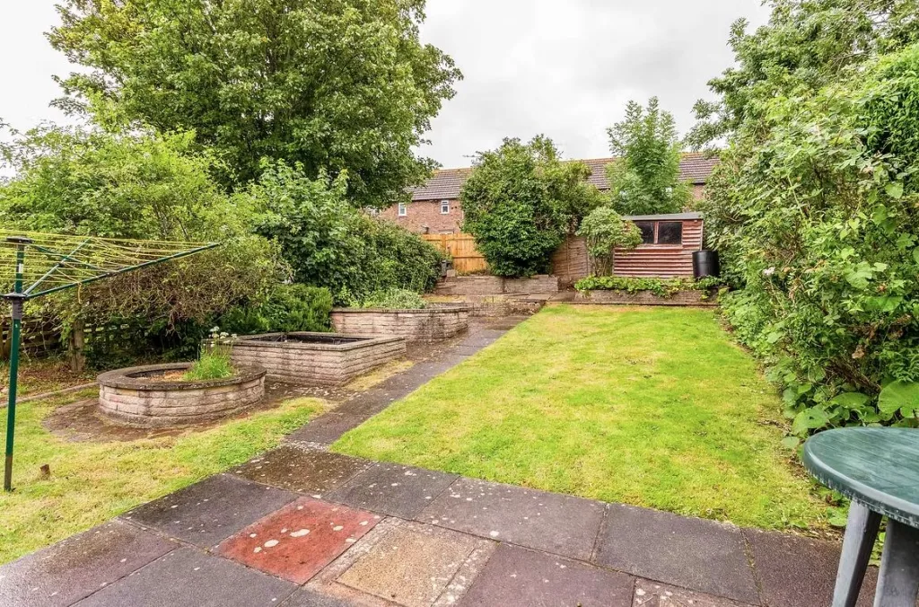 6 bedroom house for rent