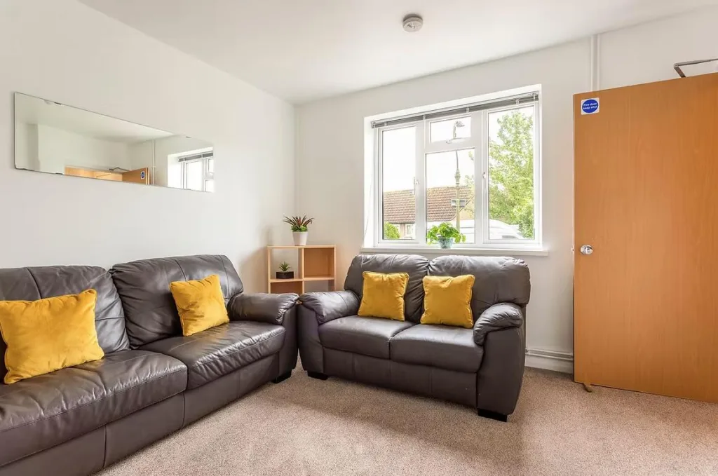 6 bedroom house for rent