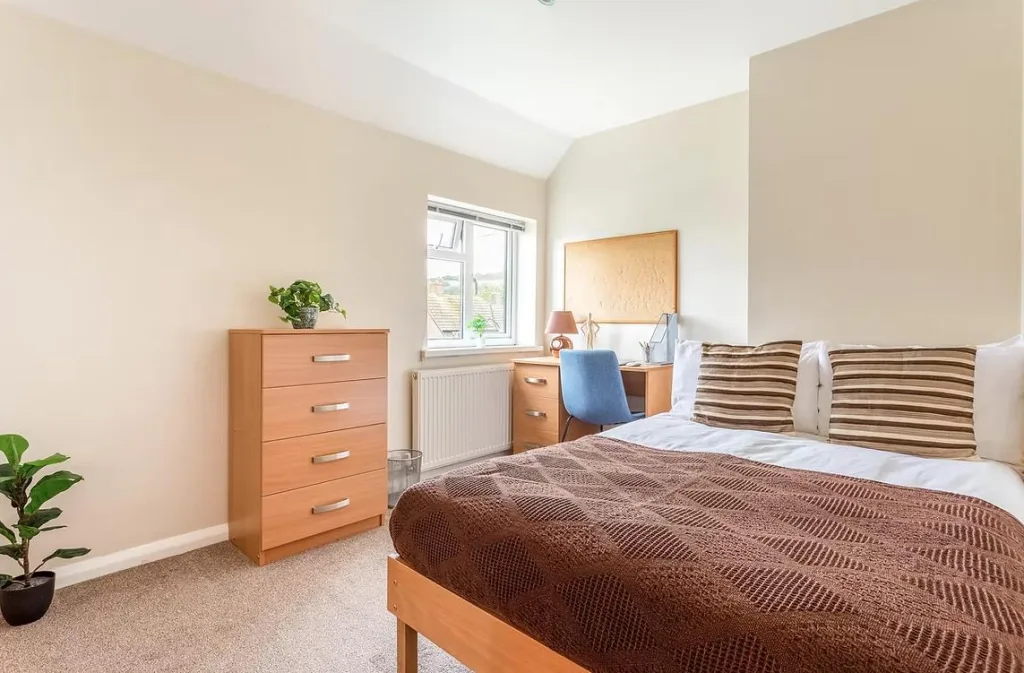 6 bedroom house for rent