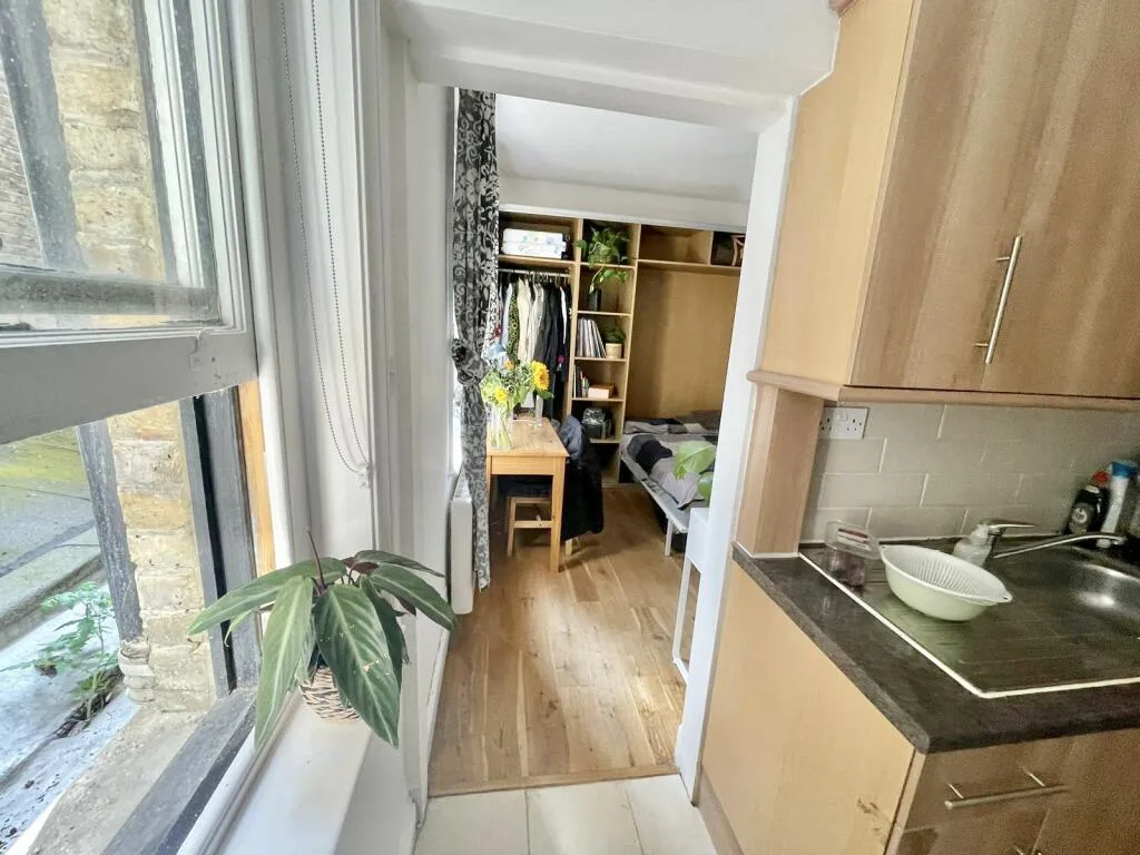 Studio flat for rent