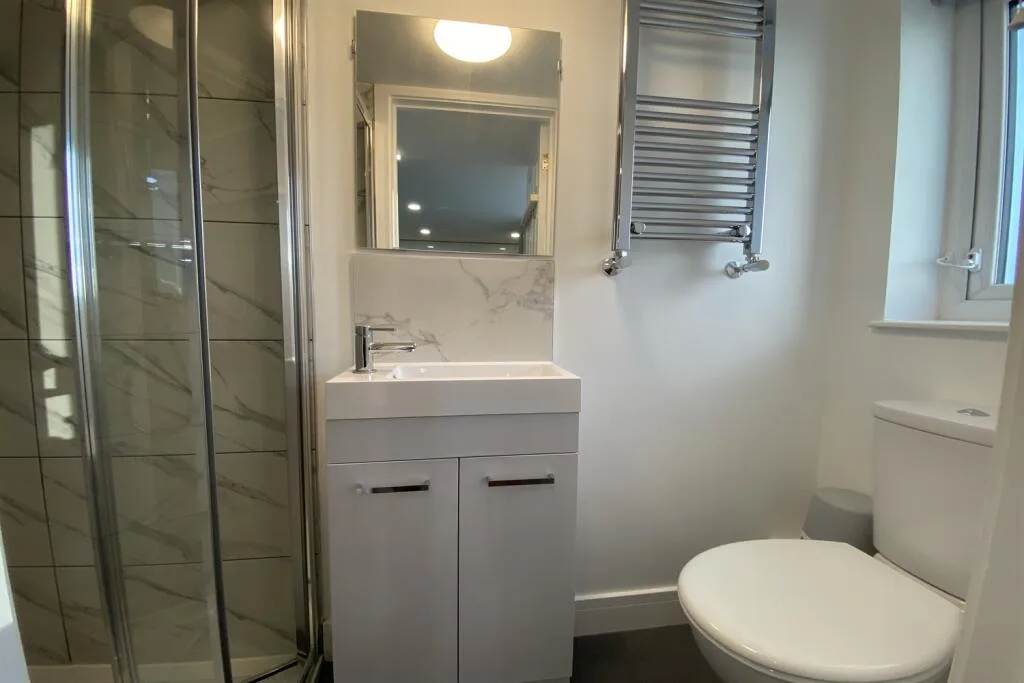 5 bedroom semi-detached house for rent