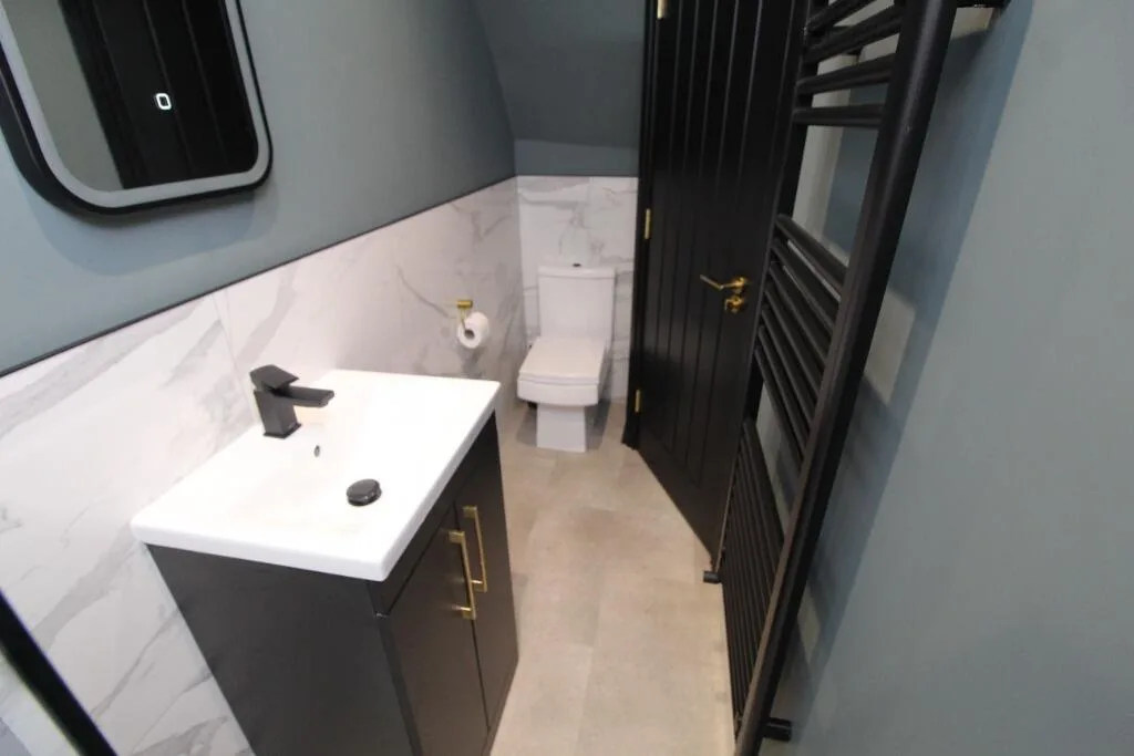 5 bedroom semi-detached house for rent