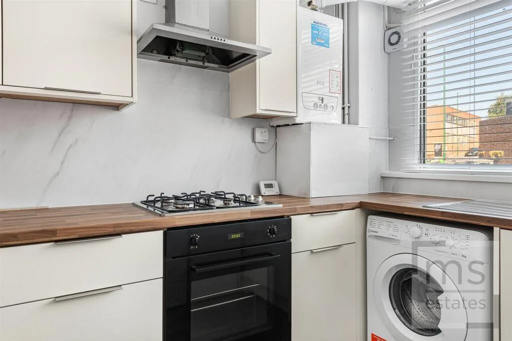 5 bedroom terraced house for rent