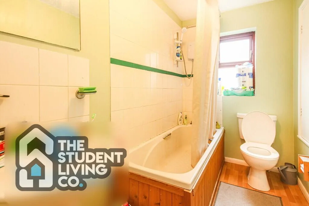 2 bedroom semi-detached house for rent