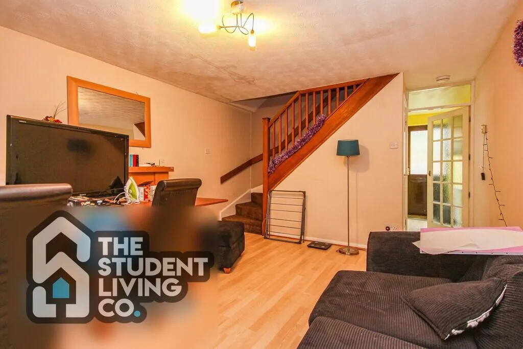 2 bedroom semi-detached house for rent