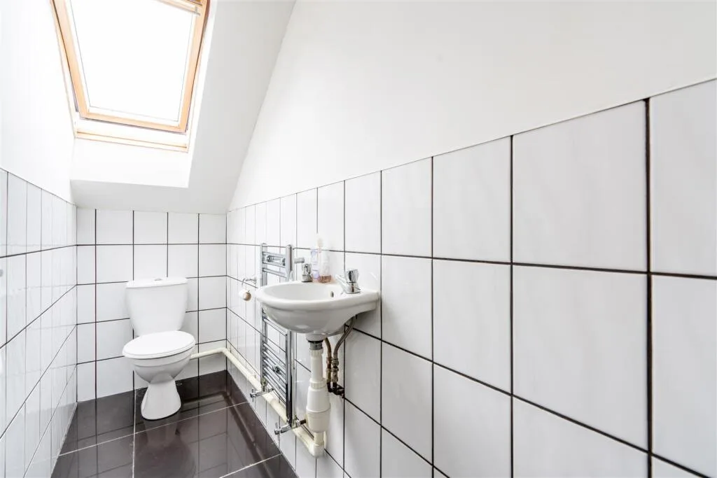 6 bedroom maisonette for rent