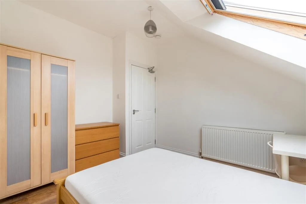 6 bedroom maisonette for rent