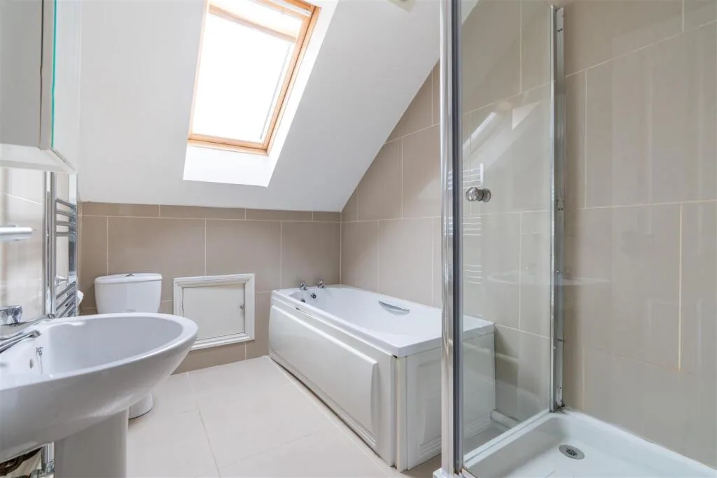 6 bedroom maisonette for rent